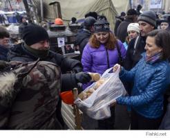 Раньше были печеньки от Нуланд теперь шаверма от Байдена  