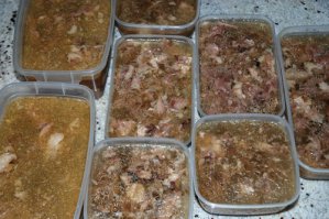 10 главных блюд советского новогоднего застолья