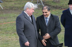 Я знал, что на Руси есть цензура. Но все думал, что интернета пока не отключили. Можно было спросить гугля правда ли, что русского посла не пригласили. А вдруг российские СМИ обманывают вас? А так просто написать "3 март посланник русия" и сразу видно 
А еще и фотка есть, ваш посол, Юрий Исаков, рядом с палестинским послом(случайно ли это?)