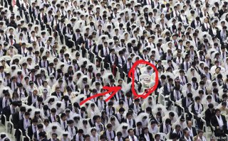 сбежал...красавчик