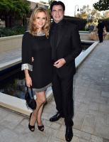 Траволта отлично выглядит, зря вы так.

снято 11-го августа.