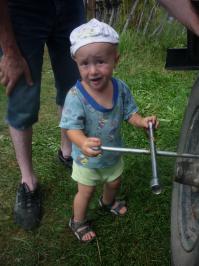 а вообще если вырубить 2*2, николодеон и оставить "Карусель" и частично "Дисней" то все нормально. Нет никаких роботов и т.д. 
ЗЫ зато есть блд реклама.... ((( 
ЗЗЫ мне иногда ТАКОЕ выдают, я потом пару часов гуглю... Лего Чибо (Чиба?) Еще малой умеет трансформеров различать... Я хз... Их два: Оптимус Прайм (хороший) и десептикон - плохой. Но нет... Лекцию мне недавно провели, что они там всякие разные...
Но зато! В три года - если Уазик завести - то легко. Ну и починить если чо...