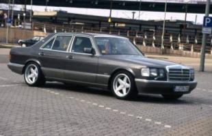 Моя мечта W126. Очень хочу, но пока именно на такую тачку выходного дня не нахожу денег. Есть еще купе, но их в нормальном состоянии почти нет ((