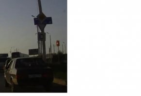 Извините, может я задам глупый вопрос, я не живу в России и поэтому вижу такое впервые... как по этим знакам понять у кого главная дорога?
В Латвии я привык что надо уступать тем, кто едет по круговой..