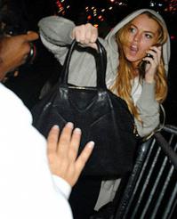 Угу. Вот так и фотографирует