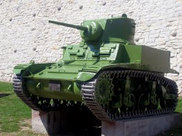 Вроде еще такой танк был: M3 Stuart 001. Как о нем танкисты отзывались?