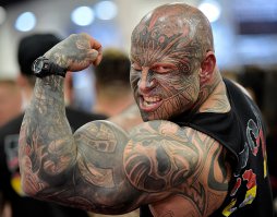 Датчанин Йенс Дальсгор для соревнований по бодибилдингу выбрал собственную тактику.