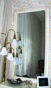 Вот,... как то так. Это тоже старая дверь.