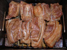 первый и третий рецепты, отличные, с рассолом под номером это уже не тот вкус, и соль помол №1 а не как на фото "Экстра" от нее сало пересоленное, ну и конечно забыли про копченое и вареное сало.