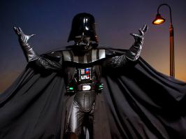 Священник с телекинезом пугает людей