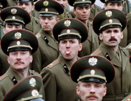 Пиндосовские Биороботы млять.......Так и подохнут без юмора....