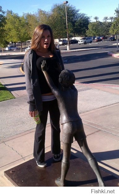 Подпись для фото: "Даже статуя бронзового мальчика трогала больше сисек чем ты! Неудачник". ))