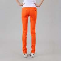 Такая весчь так же вспоминается...
Кислотно-оранжеыве, либо кислотно-зеленые ждинсы! 
Хит большинства дискотек второй половины 90-х