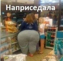 Подборка нижнего белья и купальных принадлежностей 