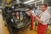 У нас на работе так же у Нивы багажник фиксируется.