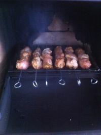 У меня с мангалами тоже проблема была . Живу в квартире есть открытая терраса но за 14 лет в гейропе выяснилось что местные не любят нюхать дым :)))))))) Пришлось купить себе интересный и очень удобный мангальчик который можно использовать как коптильню очень удобно и главное не дорого . Теперь каждые 2 недельки готовлю шашлык в камине .