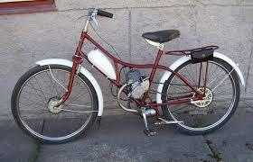 Что такого удивительного в мопеде с педалями?