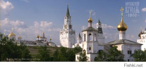 На реконструкции Кремля 1800 г. - белые стены.