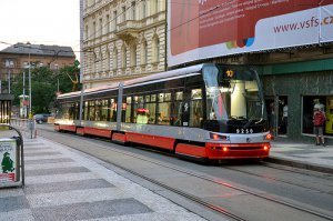 Вот в Праге такие трамваи. Производство - Skoda. Очень удобные и современные.