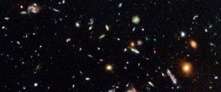 Вот эту картинку и описание к ней, нужно давать политикам, финансистам, маркетологам, производителям айфонов, миллиардерам... Все тем кто считает, что добился или сможет чего-то добиться заработав много бумажек.
Кто думает, что ограбив 1000000 человек или убив столько же - он будет что-то значить.
Масштаб пространства окружающего нас, как бы намекает - один ты никтожество. Даже очень значимый в собственных глазах и глазах своего окружения - ты никто даже в истории Земли и Солнечной системе. Не говоря уже о Вселенной.
Только через науку, через познание, можно оставить какой-то след в истории. Многие (благодаря нынешнему школьному образованию) не знают, что Вольт, Ампер, Ом, Кулон, Джоуль, Планк - это не просто название величин, а имена ученых их открывших. Рентгена, Эйнштейна, Менделеева будут помнить и без единиц измерений - за их открытия в фундаментальной науке.
Америго Веспуччи, Колумб, Дрейк и т.д. - путешественники в честь которых названы географические объекты которые они открыли.
Эти имена будут помнить до тех пор пока будет существовать цивилизация.
А теперь другое имя - Н.А. Второв - русский предприниматель, банкир, прозван «русским Морганом» за деловую хватку. По версии Форбс, обладатель самого большого состояния России начала XX века (>60 млн золотых рублей).
Кто его помнит, кроме гугля и пары историков?
Тут народ всерьез думает дожить до космических путешествий. Ога. Пока мы делаем только то, что выгодно, а не то что интересно - хрен нам всем, а не путешествия.