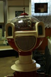 Народ, что за жуткий девайс такой?! Вроде электролиты под стеклом торчат, не встречал такой ни разу, и предназначение оного вкурить никак не могу... Какой-то аццкий активный сабвуфер что ли?