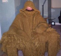 А под одеялом это: