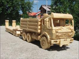 Грузовиик Мерседес