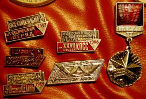 Значки отличия и просто значки времён СССР