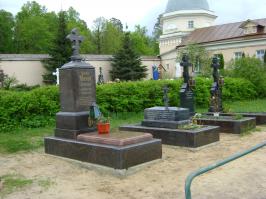 Оптина пустынь. Вот с таких мест беруться Святые. А по Миру ходят Блаженные. Да хранит Вас Всех Господь!