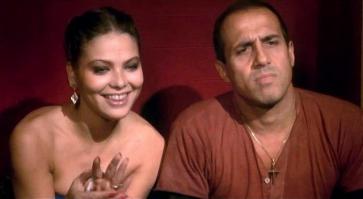 что смешного? ему же больно!!!!