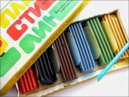 Стоило увидеть этот пластилин и сразу вспомнился его запах! Как же приятно было лепить разные разности из этого мягкого жирного разноцветного материала!