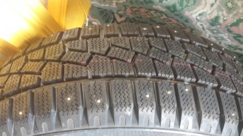 на тему "НЕТУ ТАКОЙ РЕЗИНЫ- ВСЕСЕЗОНКА" я так понимаю Вы имеете в виду резину с маркировкой M+S.. ну и обоснуйте чем она плоха, почему ее "нету" и  зачем ее надо запретить???