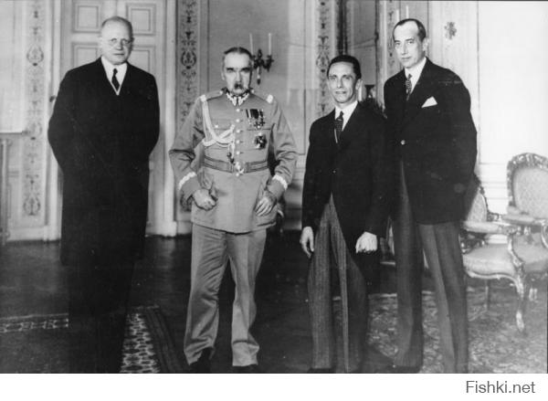 я так понимаю в 1934 году польша подписала с германией договор . кстати вот тоже чудное фото пислудского с геббельсом.а вот и мюнхен. Итак, 29 сентября 1938 года в мюнхенской резиденции Гитлера «Фюрербау» собрались главы правительств Великобритании, Франции, Германии и Италии (Чемберлен, Даладье, Гитлер, Муссолини соответственно). В ходе двухдневных переговоров они решили судьбу Чехословакии, представителей которой пригласили лишь для «выслушивания приговора» (СССР вообще было отказано в участии во встрече).