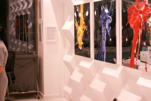 Был на Кипре с семьёй, в фойе отеля тоже можно было приобщиться к высокому искусству.