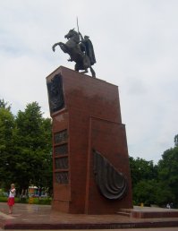 Земляк!Будете в Чебоксарах сходите в музей имени Чапаева,на его территории стоит восстановленная и перевезенная из его деревни изба, в которой он родился,в сквере Чапаева стоит памятник