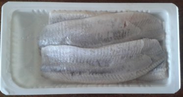а я чтобы не париться, чистить и кости отделять, покупаю уже нарезанную без костей селедку, благо у нас такая продается ;)
да и люблю такую брать к пиву, очень неплохо, нарезаю на маленькие кусочки, охлаждаю пивко и понеслась ;)
Скоро пивко охладится, нарежу рыбку и начну наслаждаться вечером