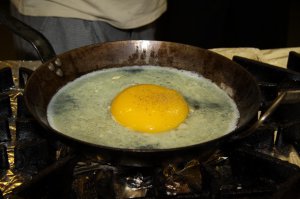 так может из страусиных? Автор ведь не указал из каких ;)