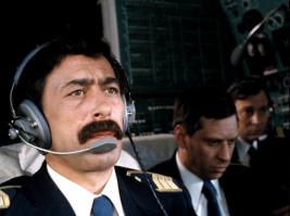 я твой самолет крыло толкал))))