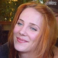 Море улыбок: 50 красивых девушек