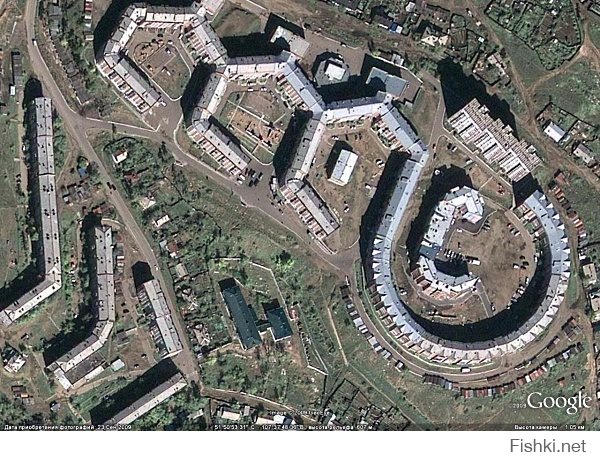 Вот такое чудо архитектуры построено в Улан-Удэ, в народе "Пентагон"