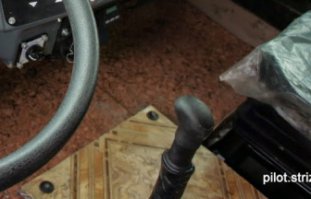 Линолеум в кабине уже с завода?