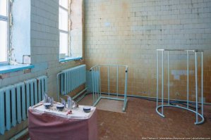 Пытошная, испанский сапог, магаданский гаслстук и т.д.
И сам заплечный мастер с лысой жертвой