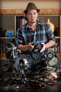 Просто отпад! Шикарная работа. Заходим смотреть другие работы автора Дэвида Даттона (на фото) Криминальное чтиво, Пятый элемент, Форрест Гамп и другие...