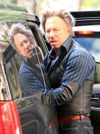 61 год, неузнаваем