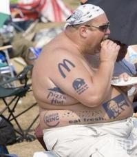 Мне искренне жаль этих американцев... Кукурузные хлопья, "кока", бургеры... На них наваривают более полувека деньги, а они все это жрут и просят: "Давай еще! Давай!"...
Как свиньи, взаправду...