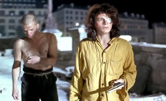 Напомнил фильм "Любовники с Нового моста", там, правда, бомж гимнастом был...