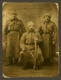 Мои,прадед и прабабушка.На групповом фото прадед сидит в центре.