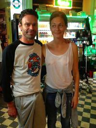 нормальные люди)))я когда пьяный в стельку и нетакое может случиться)