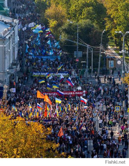 Как-то так. Это одна фотка разрезанная надвое. Нет здесь пожалуй 15000. Вот на 5000 похоже.