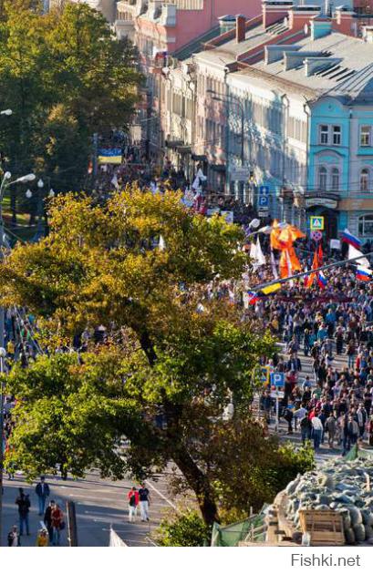 Как-то так. Это одна фотка разрезанная надвое. Нет здесь пожалуй 15000. Вот на 5000 похоже.